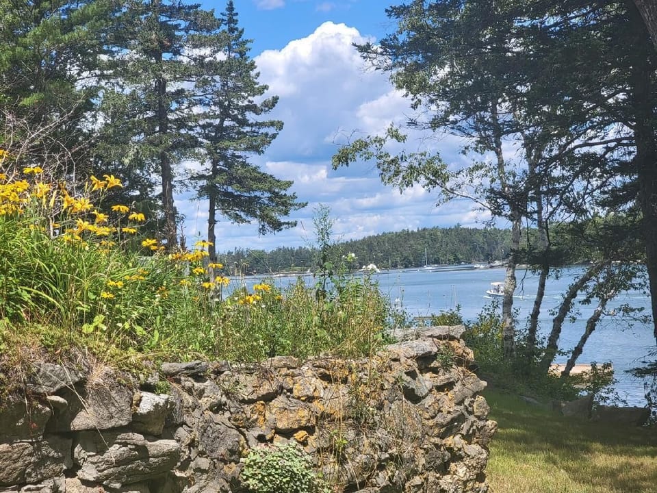 stonewall on side of cottage