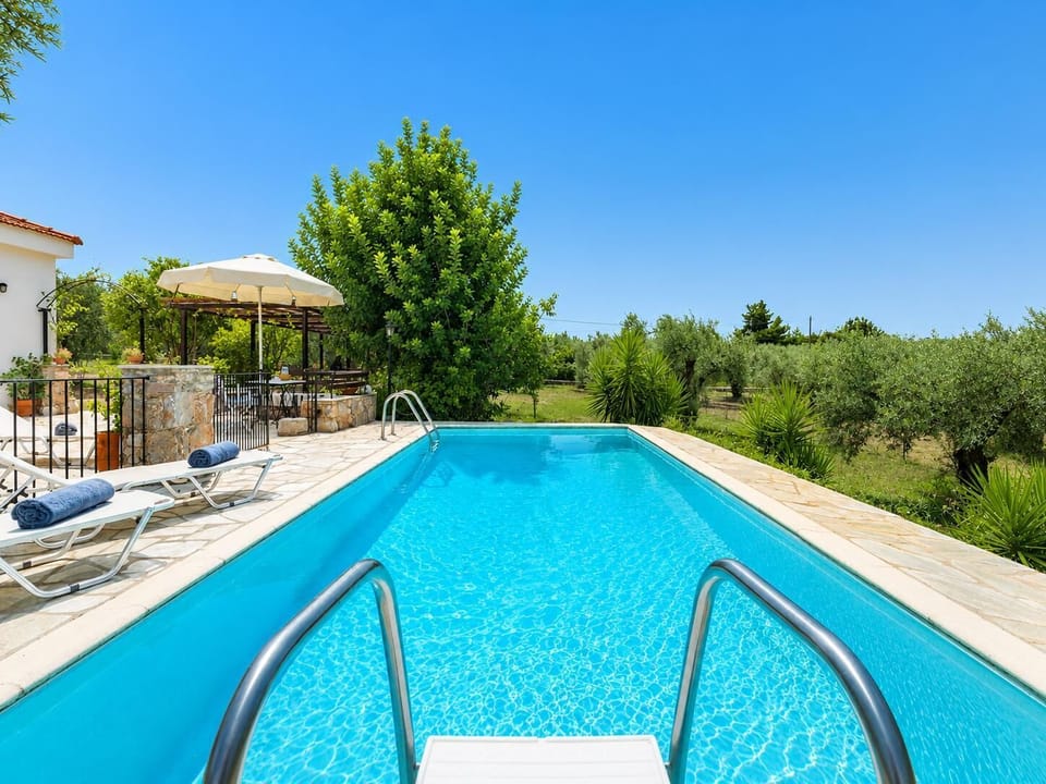 Private pool and terrace