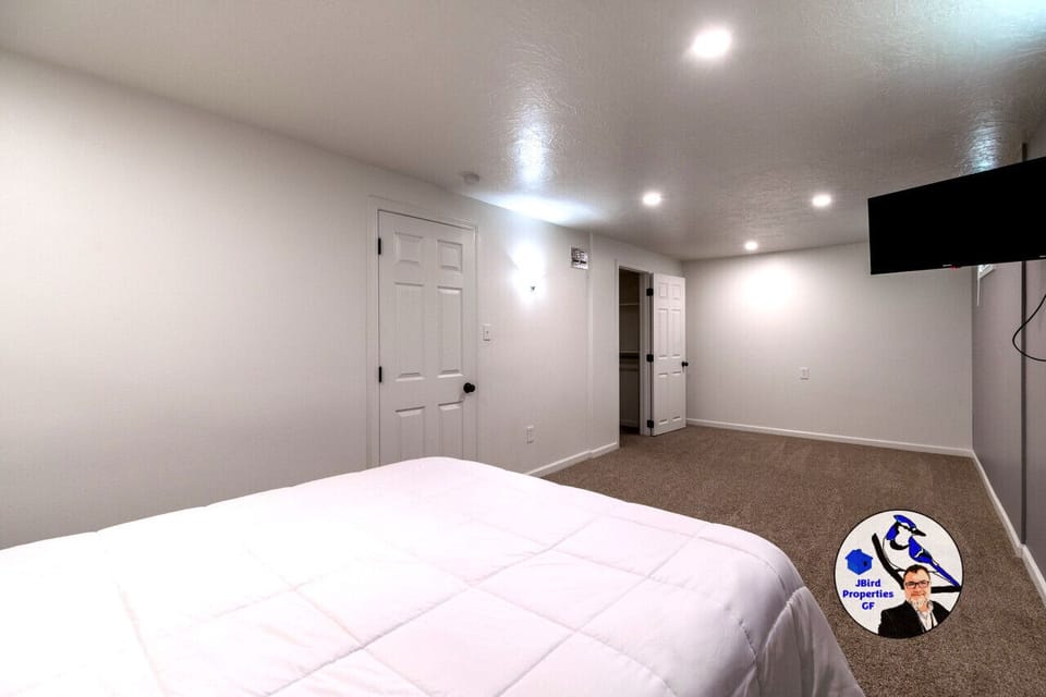 Downstairs North bedroom #4