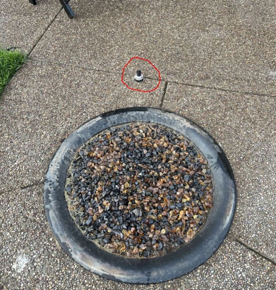Firepit showing Valve location for Tee Handle