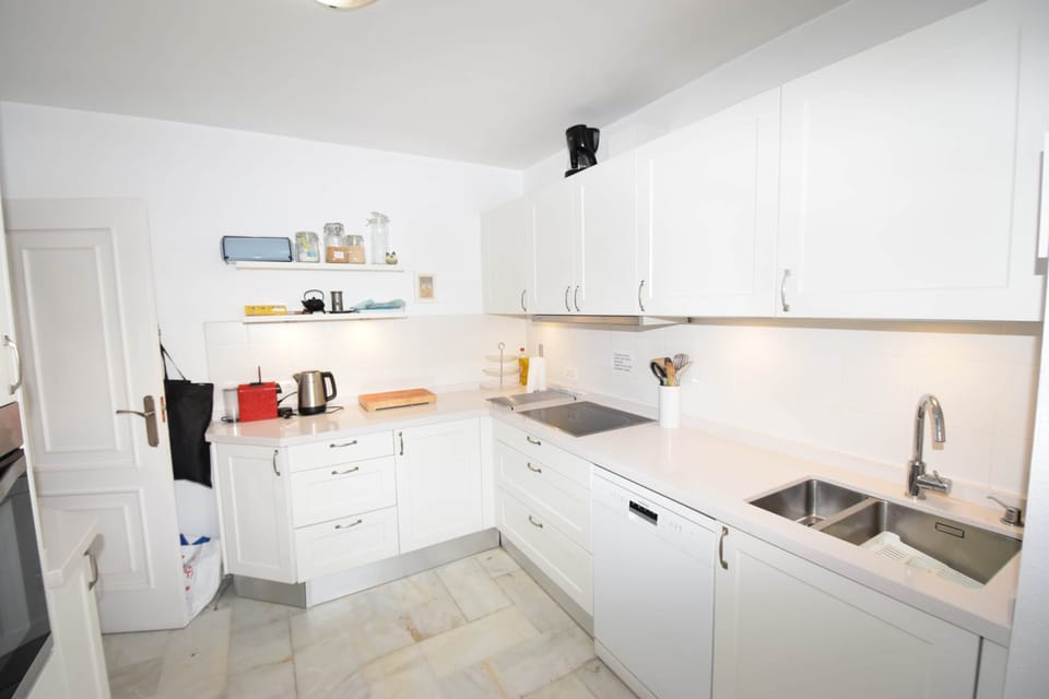 Kitchen (1)
