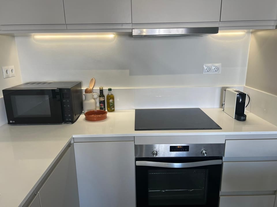 Microwave / coffee machine