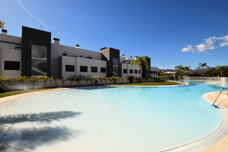 Beach pool