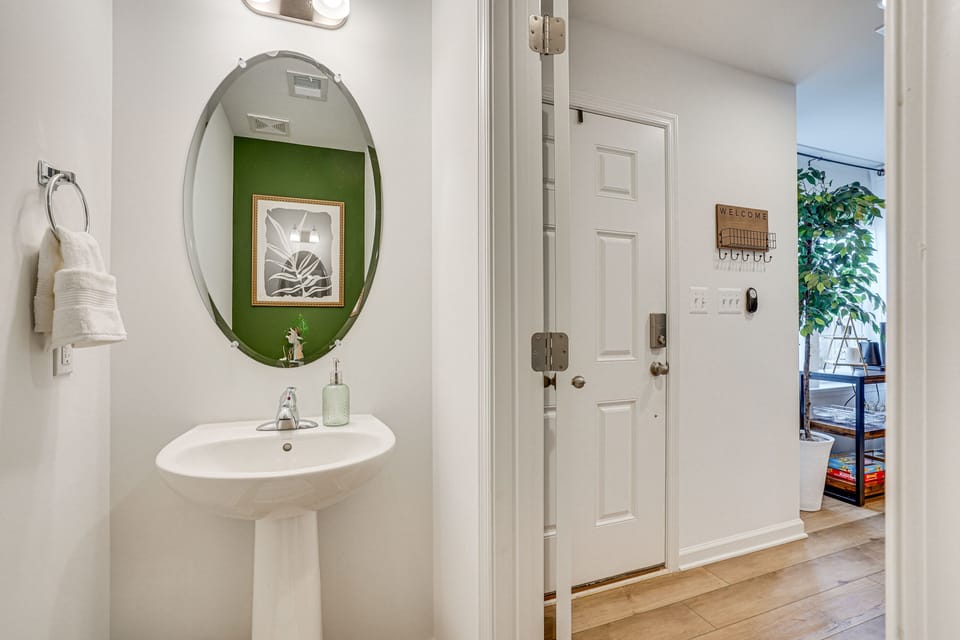 Half Bathroom | 1st Floor