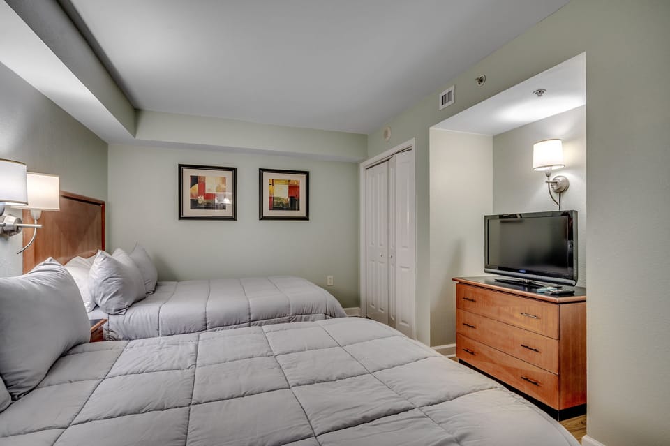 Guest bedroom