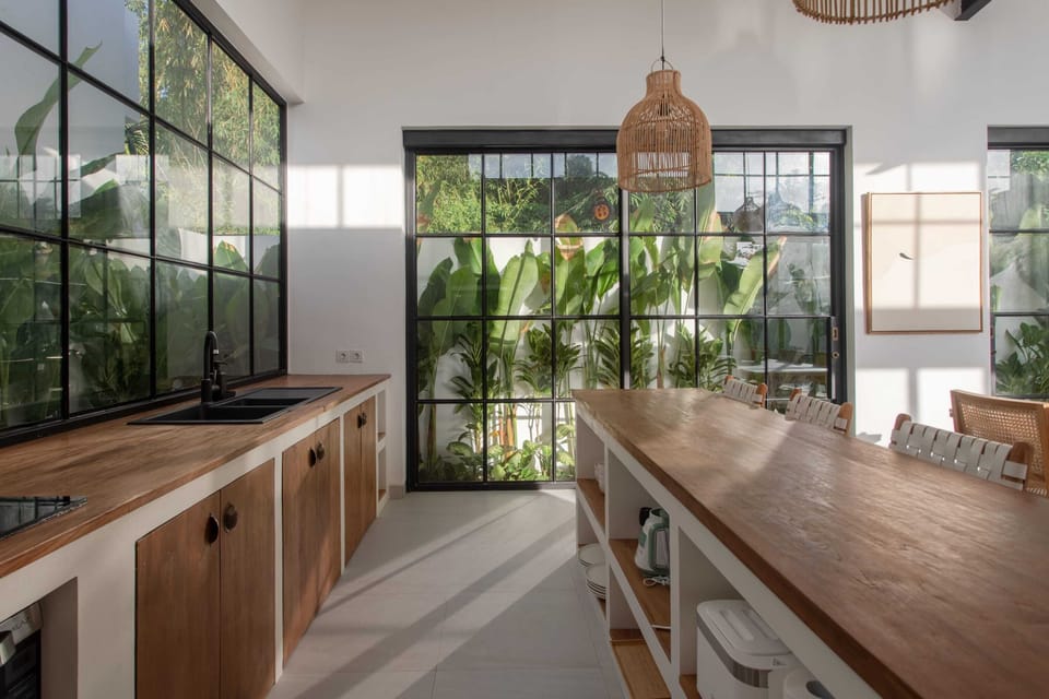 Fully equipped kitchen