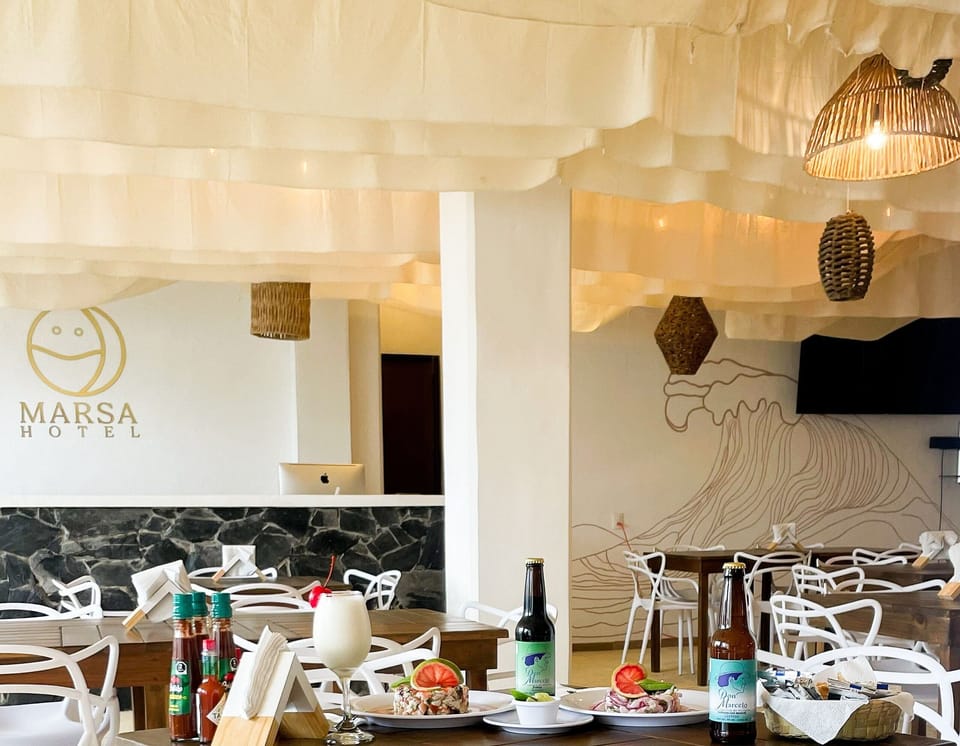 Lobby or reception,Restaurant / places to eat