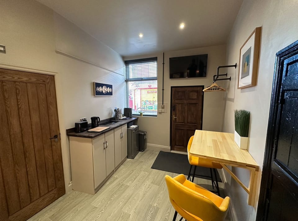 Kitchenette and seating area