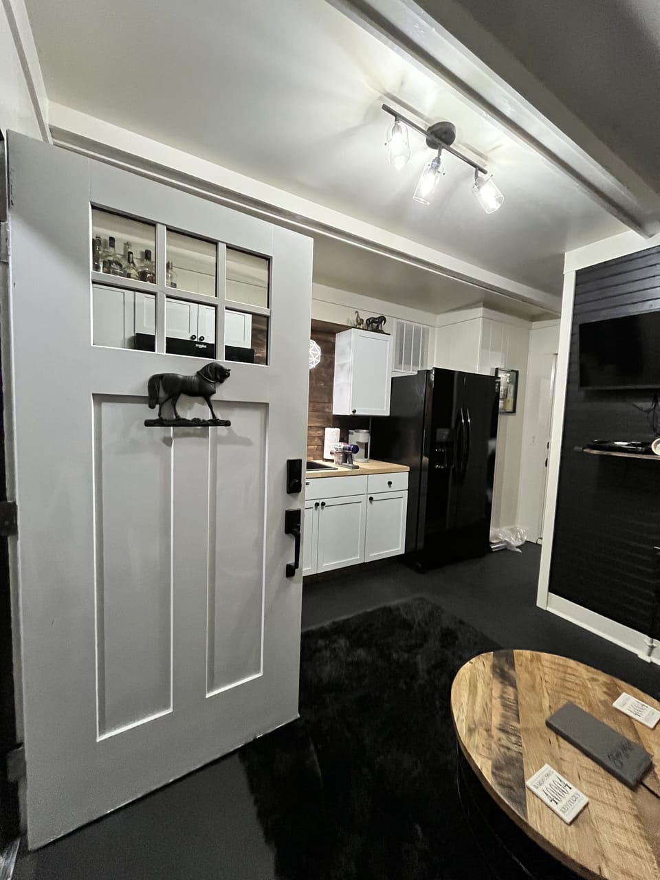 *110.5 Barber Avenue 
Stone Horse has a 
Horse on the door. 