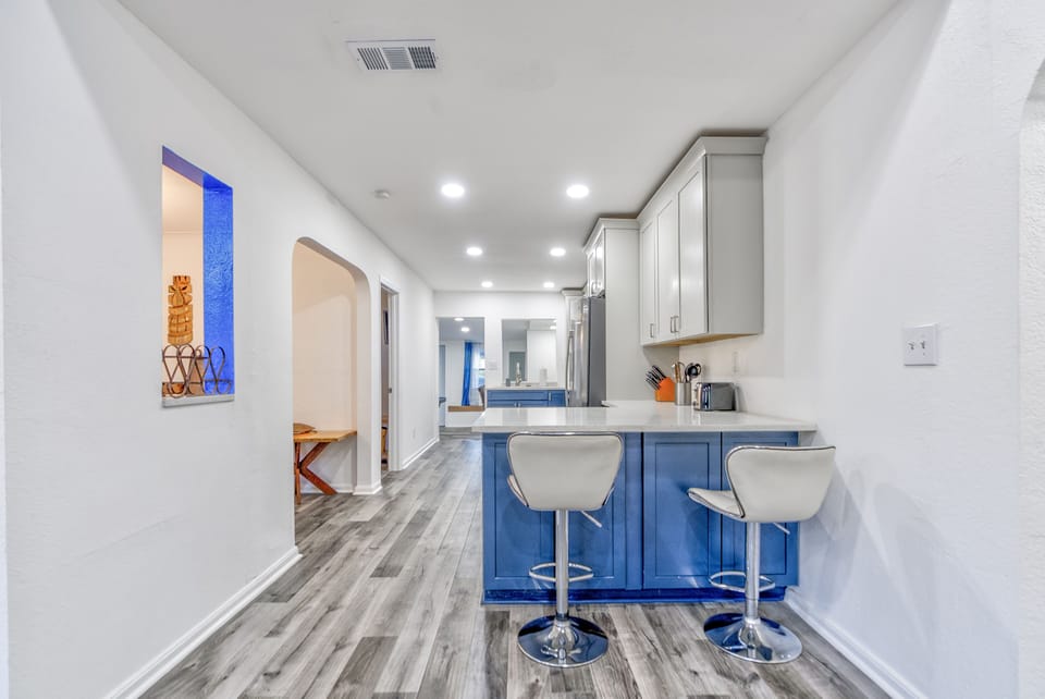 Kitchen bar seating
