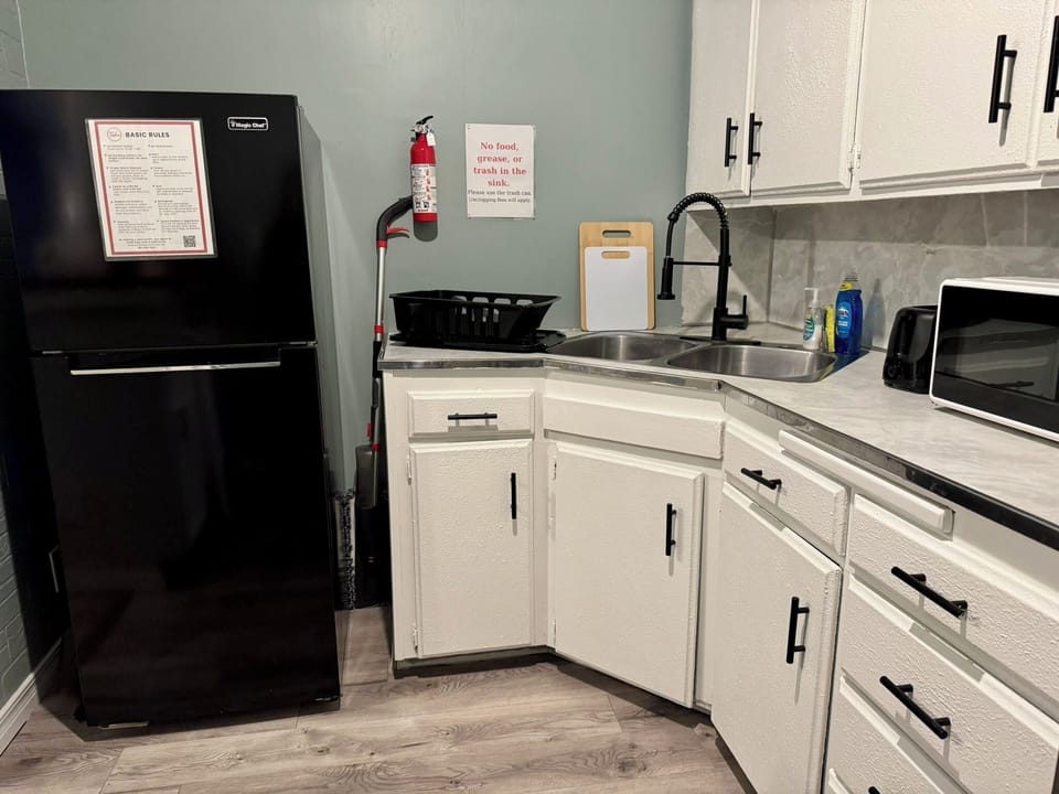 Cozy up in the kitchen and prepare your favorite meals. The heart of the home.