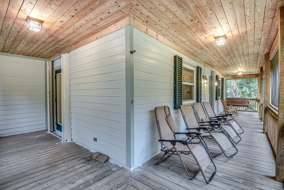 Screened-In Porch
