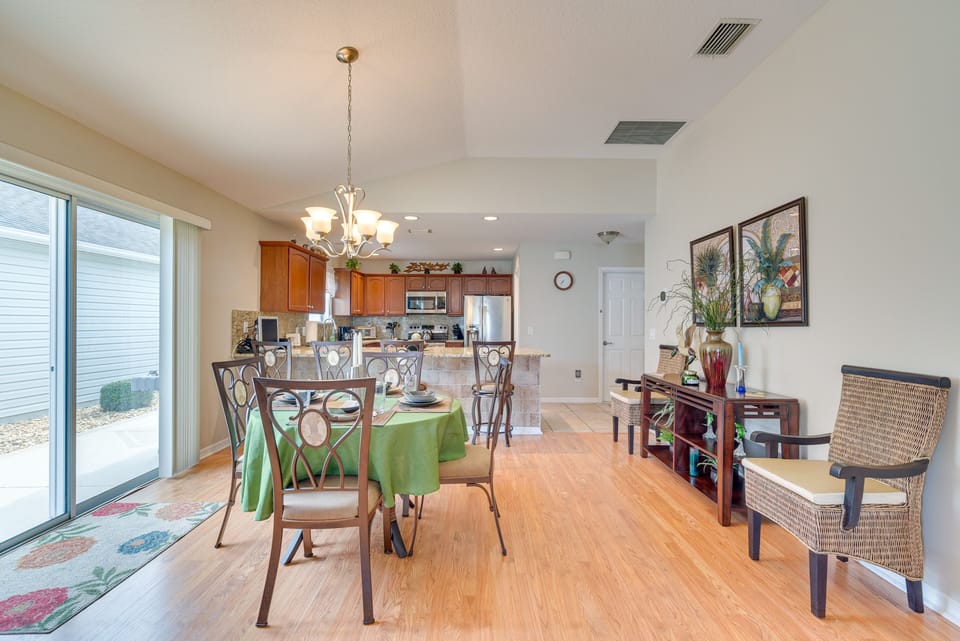 Dining Area | Free WiFi | Central Heating & A/C