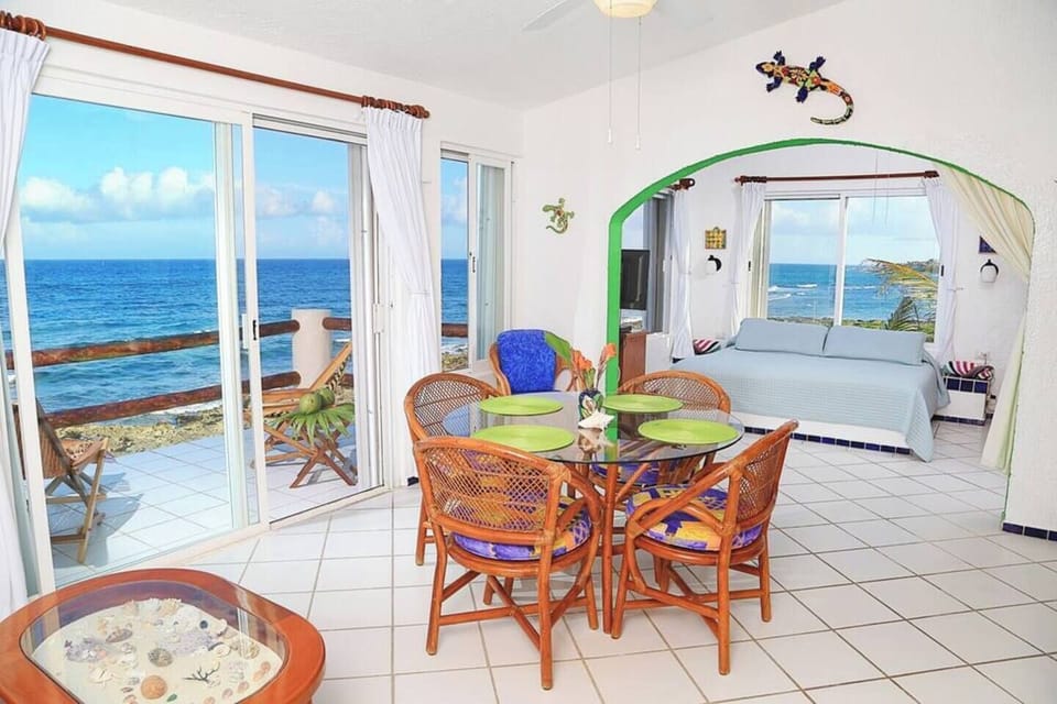 Wake up surrounded by Caribbean views in Yal Ku Cai 1E