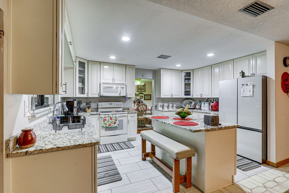 Kitchen | Keurig & Drip Coffee Makers | Dishwasher | Cooking Basics