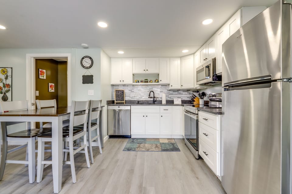 Kitchen | Trash Bags & Paper Towels