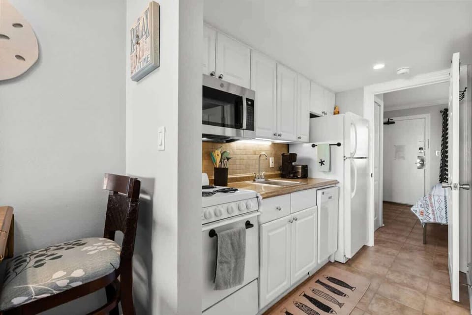 Full Kitchen