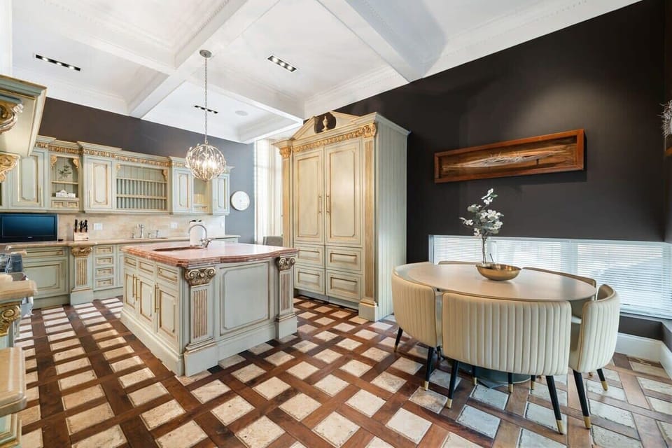Bright kitchen space w/ a clean design and practical setup for everyday cooking.