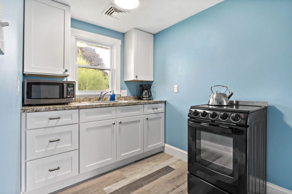 Kitchen - Electric Stove