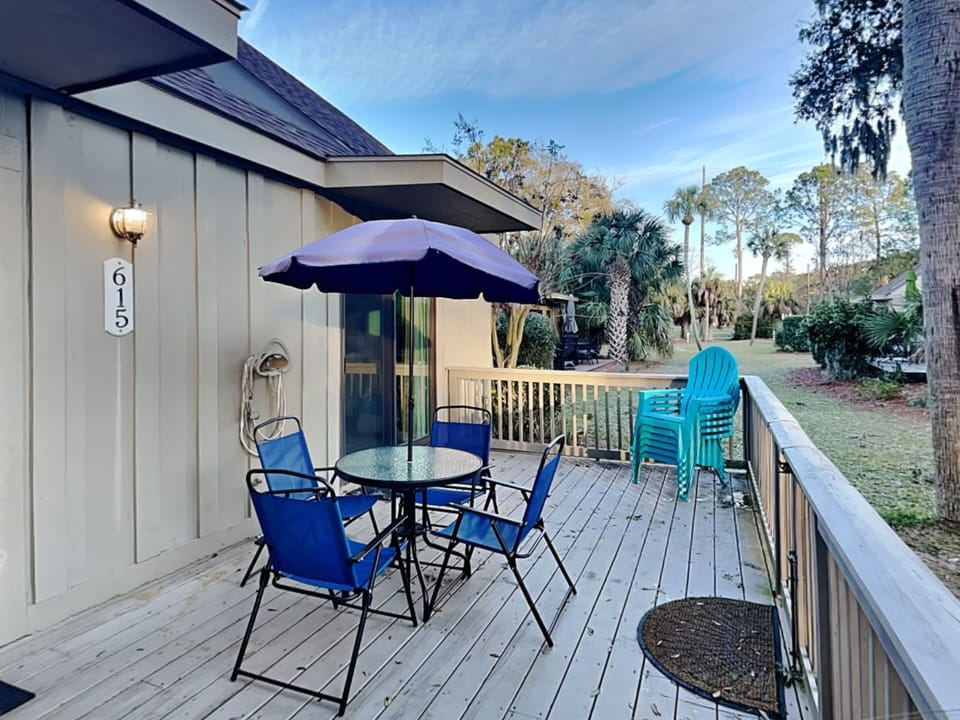 Deck Dining