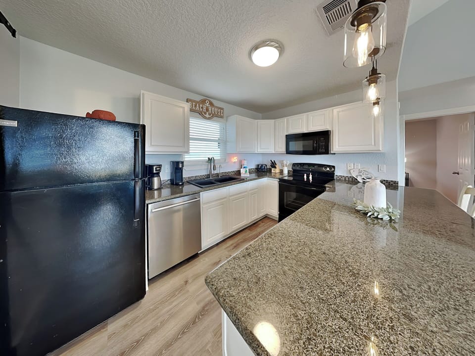 Full Kitchen