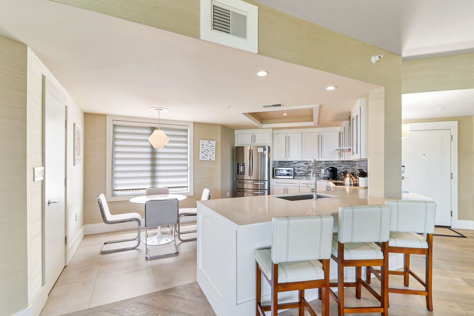 2517 Windsor II | Kitchen - 2517 Windsor II | Kitchen