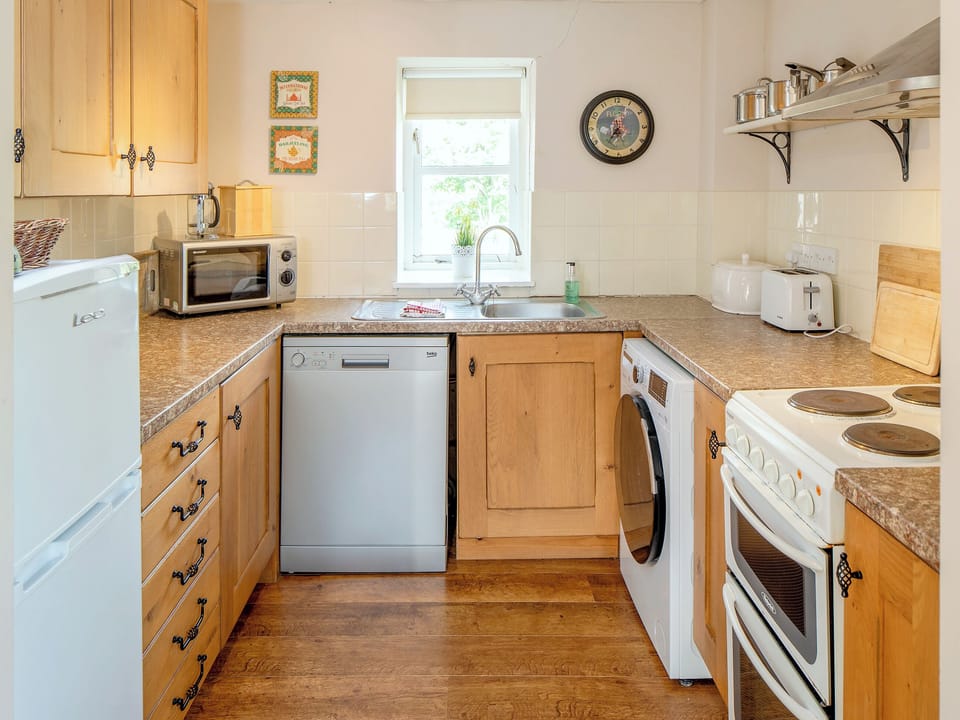 Kitchen | The Old Stable - Marshwood Manor Cottages, Bettiscombe, near Lyme Regis