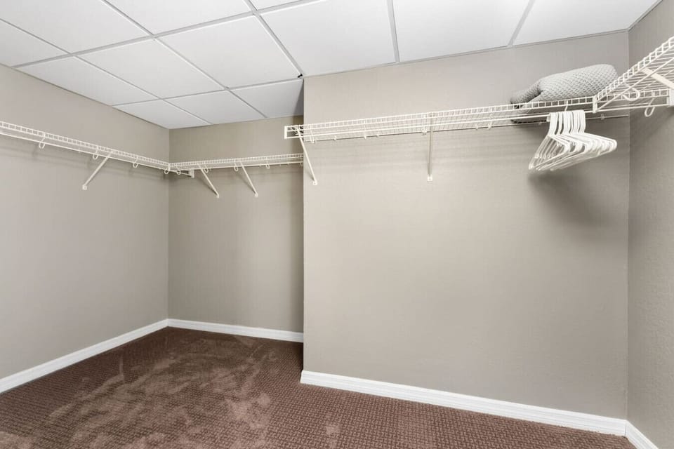 Primary Suite with Walk-In Closet