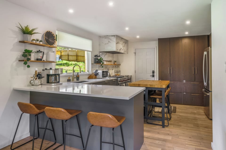 Modern kitchen breakfast counter where you can reenergize for the day ahead