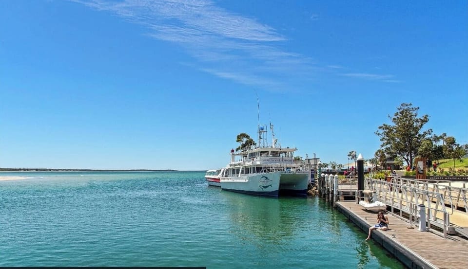 Huskisson Wharf. 15 minute drive from the property.