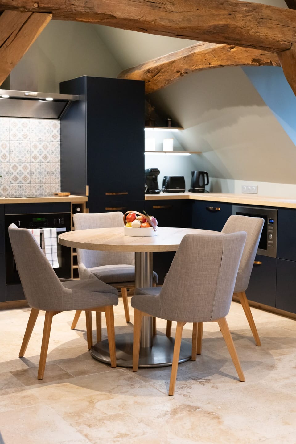 Viewpoint - Kitchen and dining area