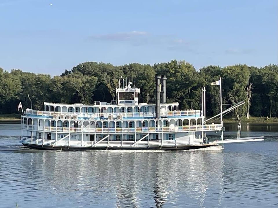 Watch the passing Twilight Boat from your comfortable living room! 