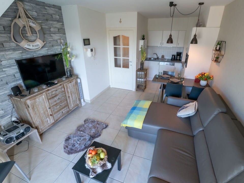 Couch, Table, Furniture, Property, Picture Frame, Bookcase, Studio Couch, Lighting, Living Room, Interior Design