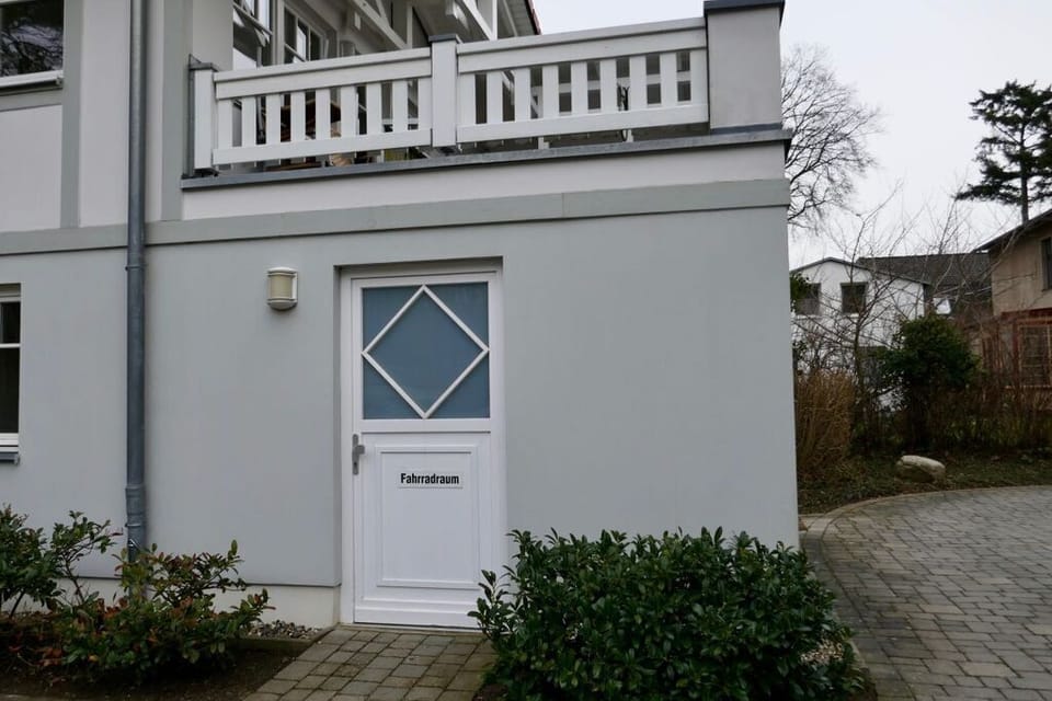 Entrance / Reception