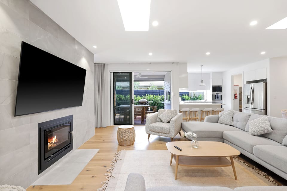 Relax in style in the Main Lounge with TV and comfortably seating six. 