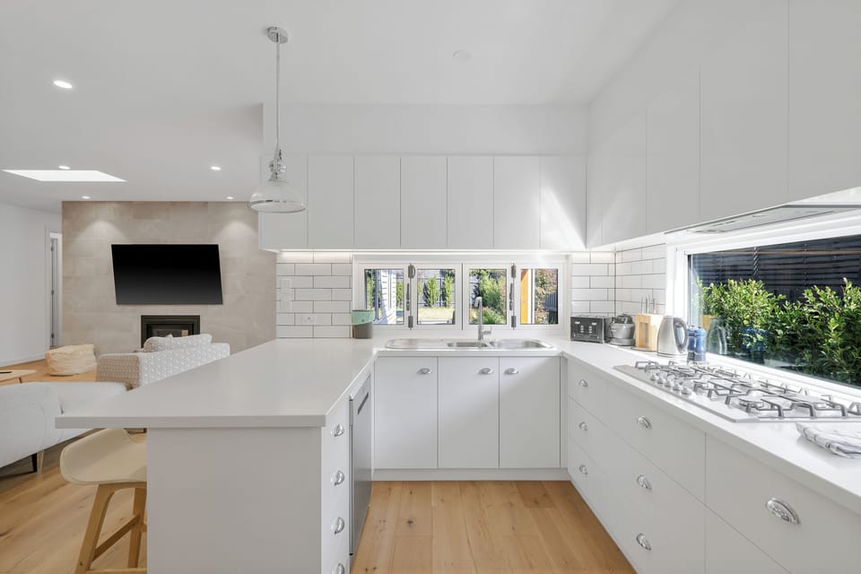 Fully equipped gourmet kitchen.