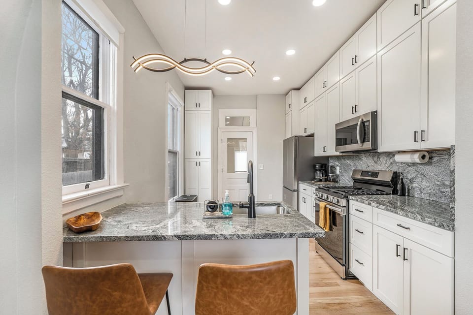  Charming Bungalow in Curtis Park.  Copy and paste this link to view 3D Tour https://t.ly/zArcp