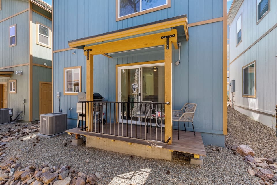 Modest Porch to BBQ, visit, enjoy the outdoors
