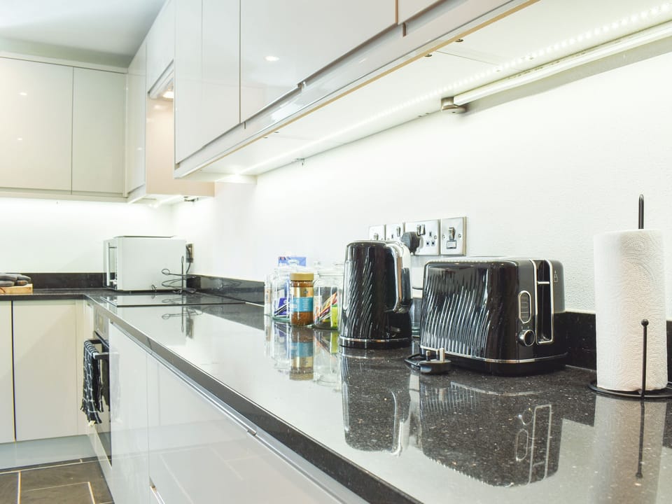 Kitchen | Slade Barn - Slade Farm, Brayford