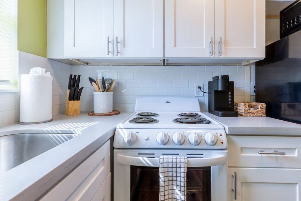 full kitchen