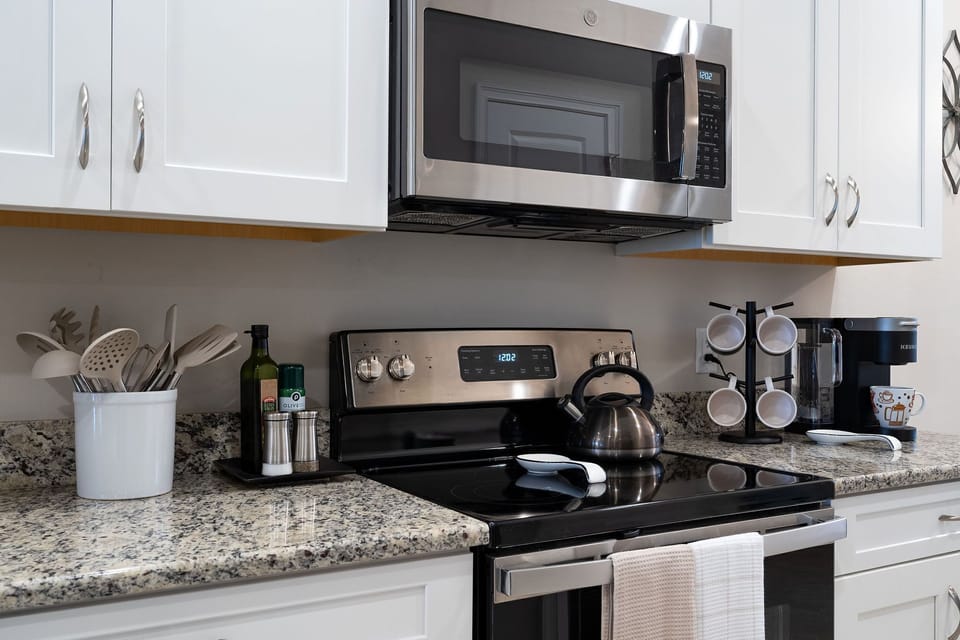 Fully Equipped Kitchen with all stainless-steel appliances,
