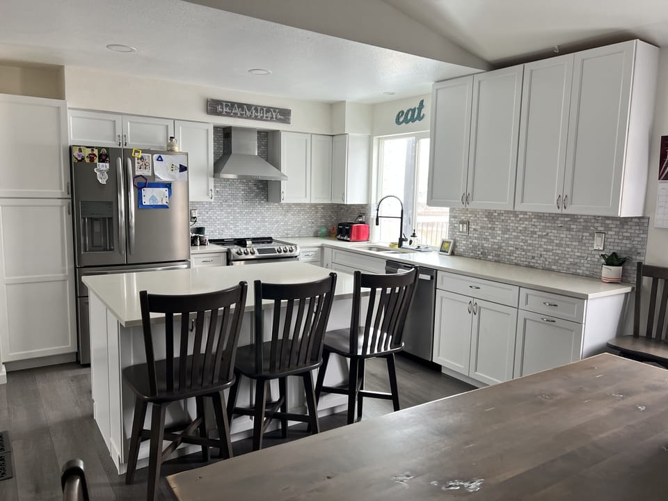 Spacious Fully Stocked Kitchen