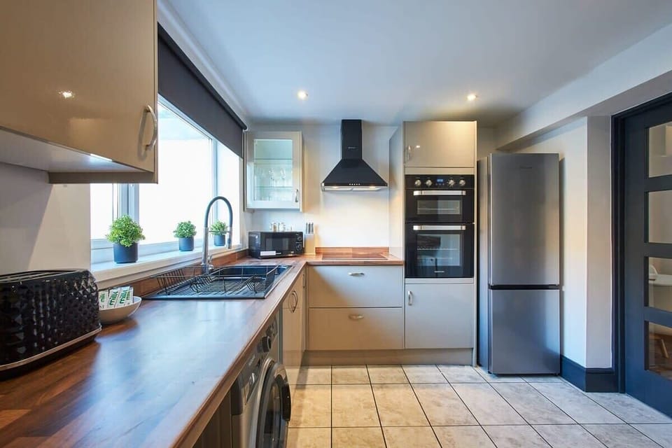 North Shore Cottage, Newbiggin-by-the-Sea - Host & Stay
