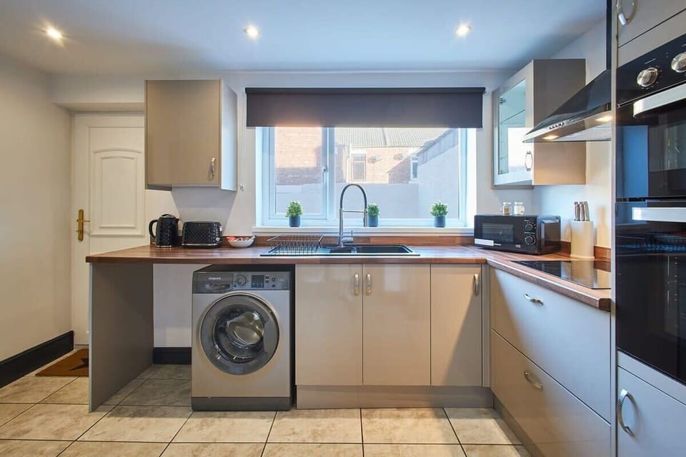North Shore Cottage, Newbiggin-by-the-Sea - Host & Stay
