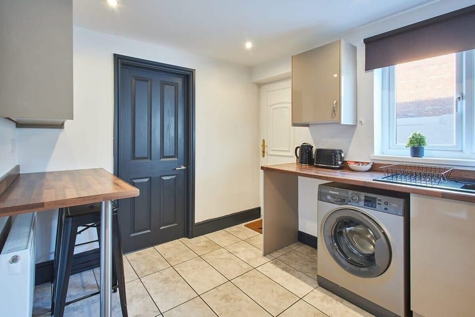 North Shore Cottage, Newbiggin-by-the-Sea - Host & Stay
