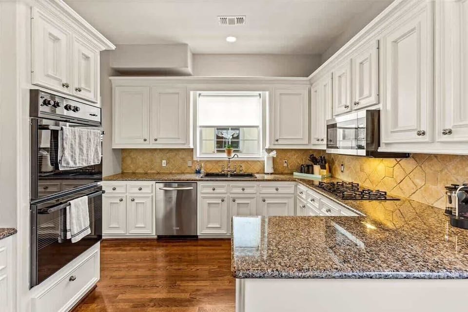 Kitchen equipped with all the basic amenities.