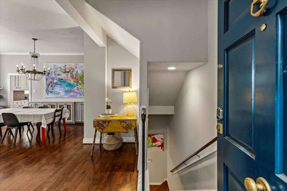 Entrance to the Living/Dining room.
