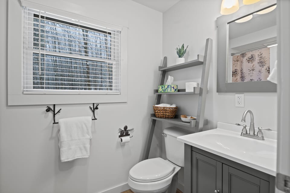 Upstairs bathroom 