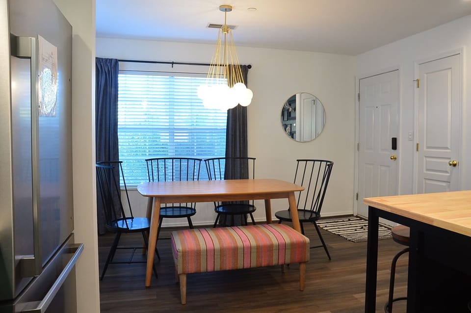 Enjoy takeout or cook a family meal. High chair also provided! 