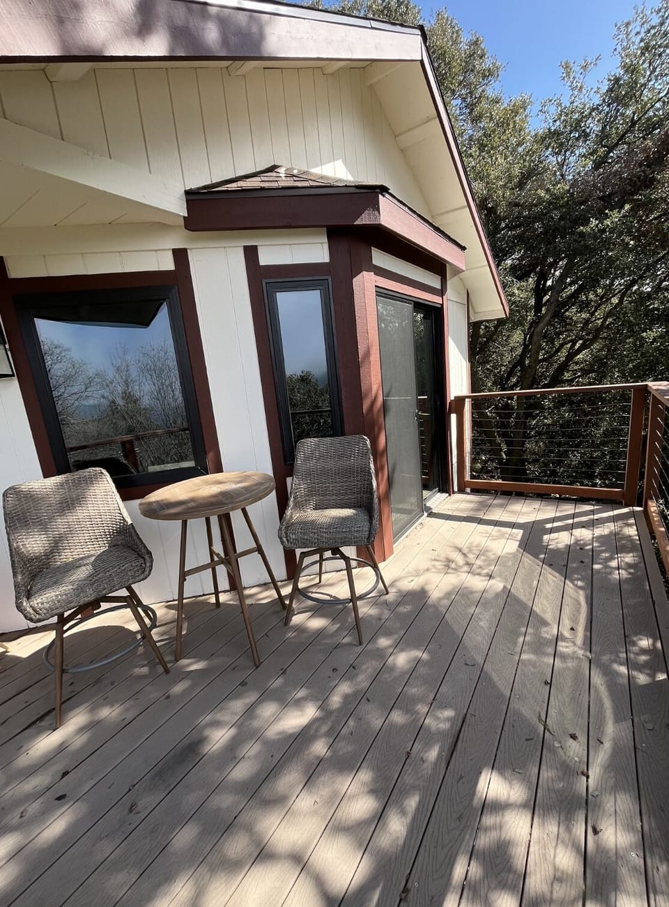 Deck with total privacy. Propane firepit. Outdoor eating area.